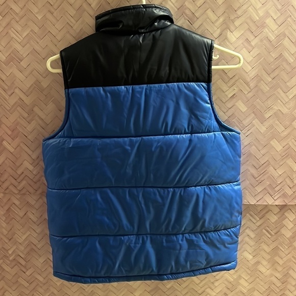 Boys kids, OshKosh B’Gosh size 12 puffer vest blue navy blue​​​ - Picture 5 of 5